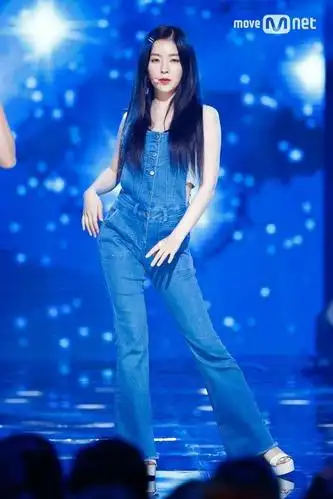 裴珠泫被称为"四代神颜",她的私服教你157cm穿出160