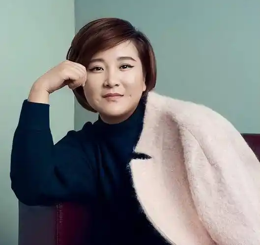 一张照片,揭露了贾玲口碑崩塌的真相,郭德纲说的话有人信了