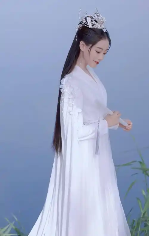 祝绪丹玉笛古韵大片,白衣翩翩纯净温柔,是魔幻小仙女没错了_遇龙_古装