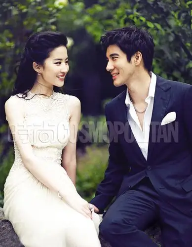 刘亦菲牵手王力宏浪漫《cosmo》