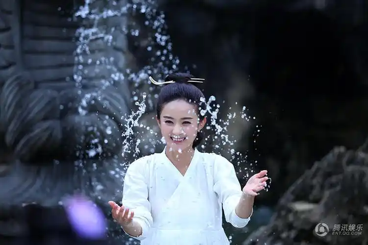 剧中花千骨拜师长留山的坎坷经历让无数观众为之