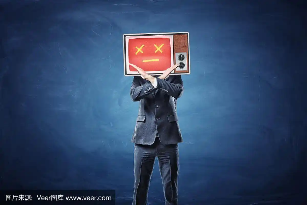 一个商人头戴电视,脸通红,双手交叉做禁止动作.