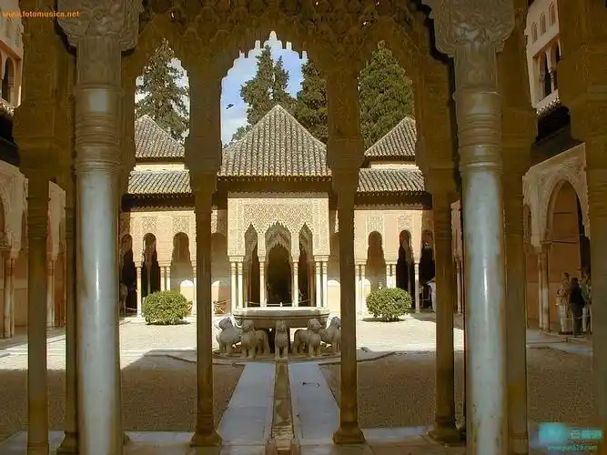 是伊斯兰教世俗建筑与造园技艺完美结合的建筑名作,阿拉伯式宫殿庭院