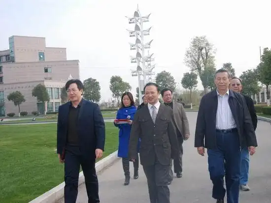 南京军区副政委熊自仁将军参观监利总校