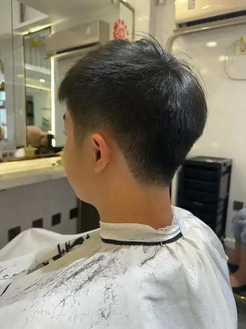 剪出男士的简约魅力