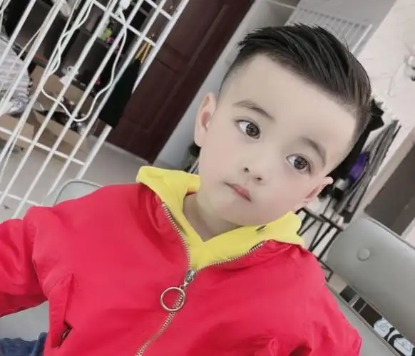 小男孩的发型_她时代-女性时尚生活宝典