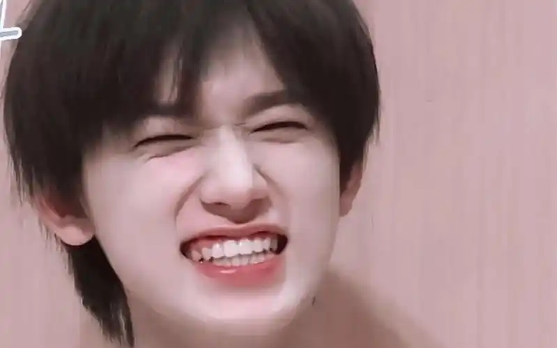 [宋亚轩]怎么会有笑起来这么可爱的宝宝啊