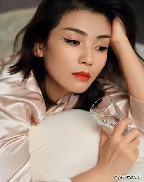 他曾与刘涛同床共枕4年,如今年过六旬依旧未娶,刘涛坦言很愧疚