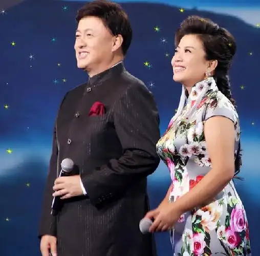 张也55岁未婚无儿无女和吕继宏陪伴22年相伴比爱情更长情