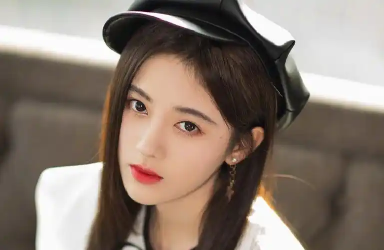 鞠婧祎被称"四千年美女"?本尊首次正面辟谣,直言自己一脸懵