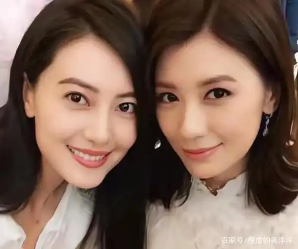 47岁的贾静雯和42岁的高圆圆,谁的颜值更胜一筹?