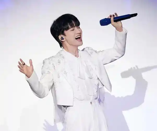 那英撑场韩红请战,张杰发文内涵,《歌手2024》打了谁的脸?