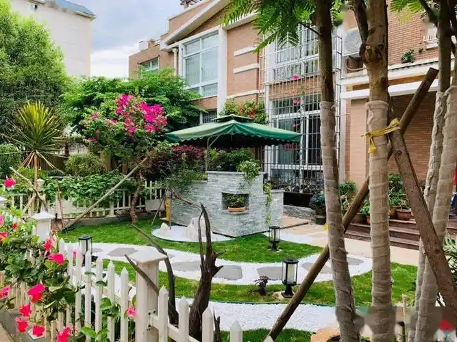 30㎡自建房小花园改造:原来乱七八糟的院子,现在变好看多了!