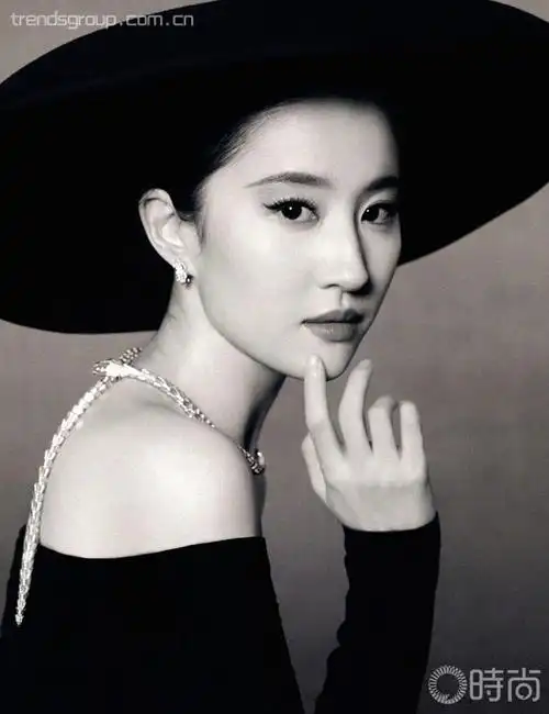 封面人物 | 刘亦菲:热爱予我 _时尚芭莎_品牌亮点_时尚集团官网