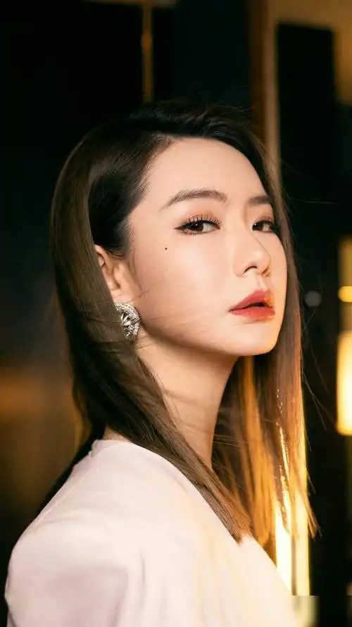 演员戚薇,中国内地女演员,歌手演员戚薇,中国内地女演员,歌手演员戚薇