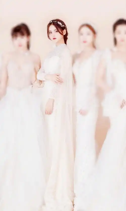 杨超越婚纱饭修合集美颜暴击现场,妹妹太绝了@火箭少女101_杨超越