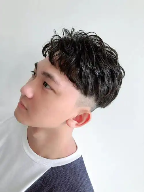 今年夏天男生短发潮流发型,时尚又不失文艺