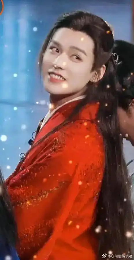 梦回老温,太喜欢老温这身红衣服造型啦99#龚俊红衣 #温客行 - 抖音