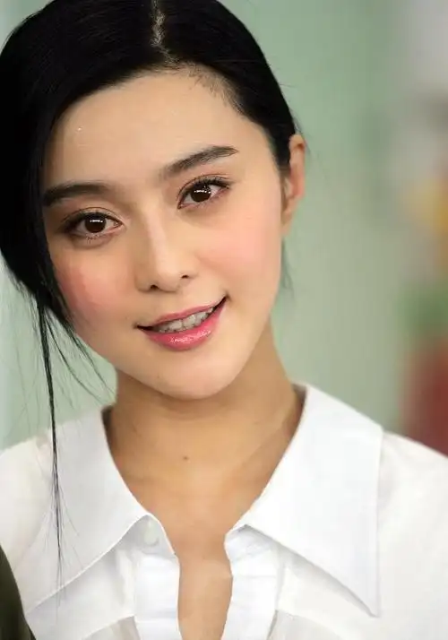 范冰冰秀2000万钻戒网友感慨还有钱啊