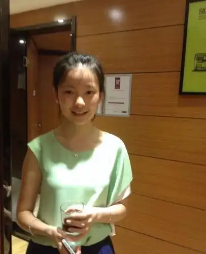 陈卓璇刚对赞助商放狠话,旧照就被扒出,离开美颜后你还认识吗?