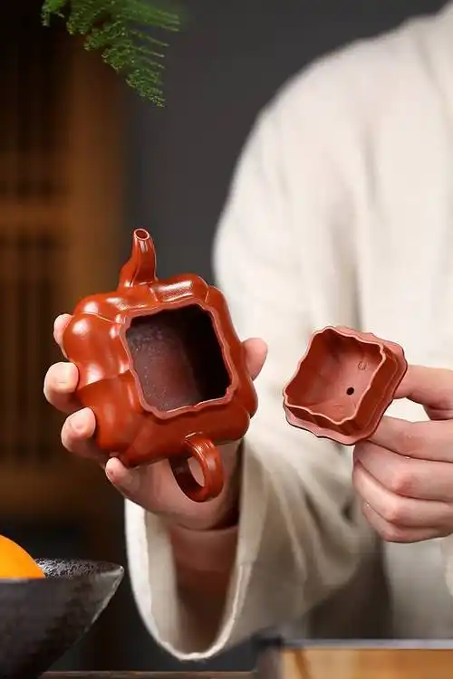 传炉原矿大红袍·210cc作者:张暗军国家级高级工艺美术师整壶方圆结合