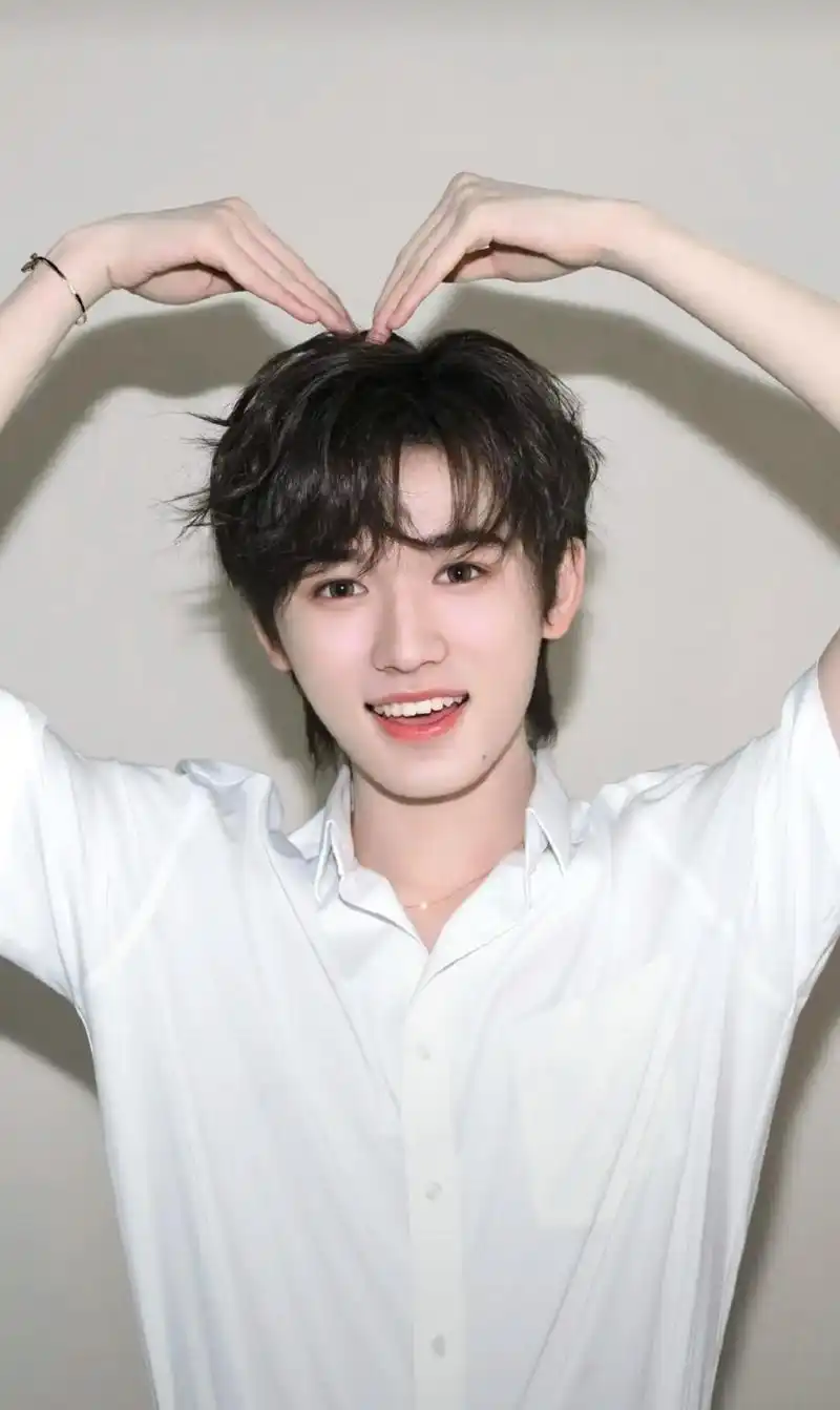 时代少年团宋亚轩超清图片大全 - 抖音