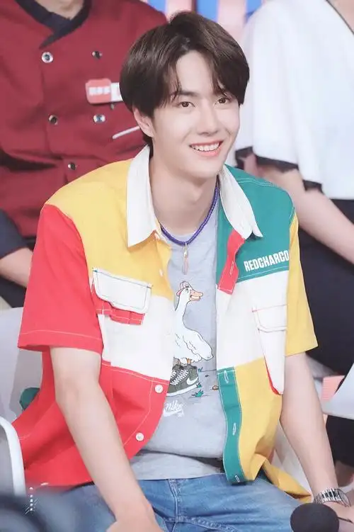 190804 天天向上 @uniq-王一博 67676777可爱の小黄鸭啵>3