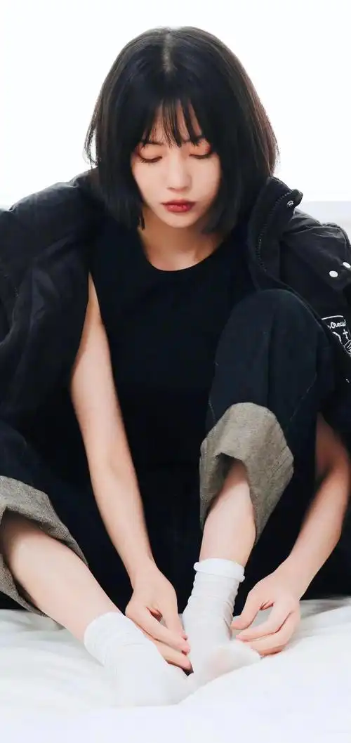 腿精美女李溪芮|壁纸|打卡_网易订阅