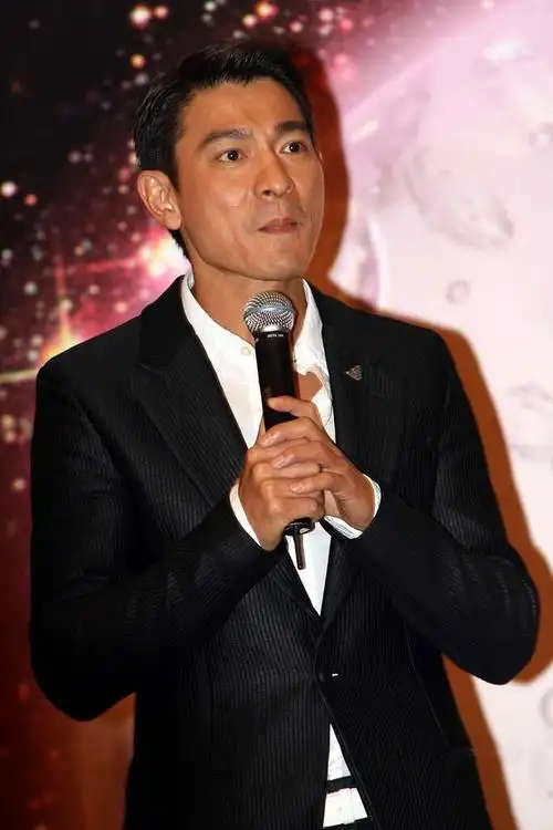 刘德华回应隐婚:揭秘娱乐圈中艺人婚姻的困境与抉择