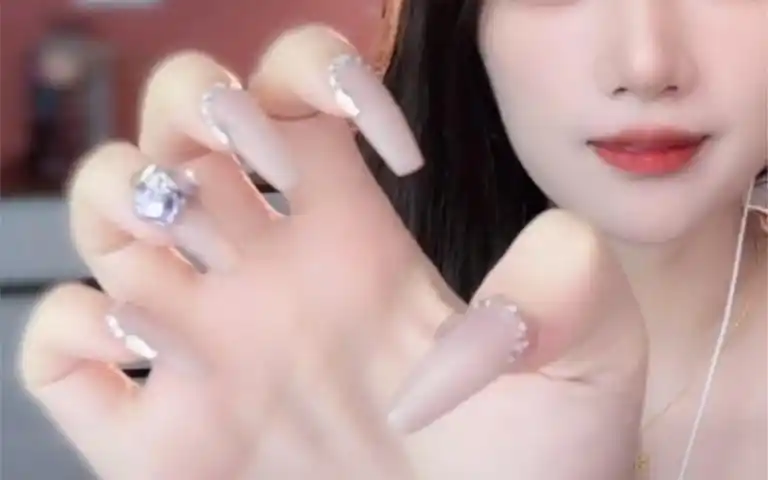 美女主播的长指甲( 51 )