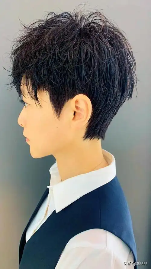 适合头发短的女生的发型推荐,女生最适合的短发发型(最火的还是这4种)