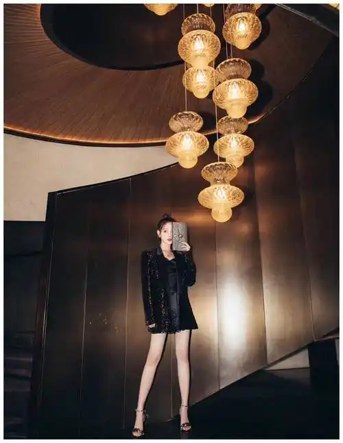 原创祝绪丹真是耐冻身穿仙气飘飘纱裙冬天一样可以飘逸又惊艳