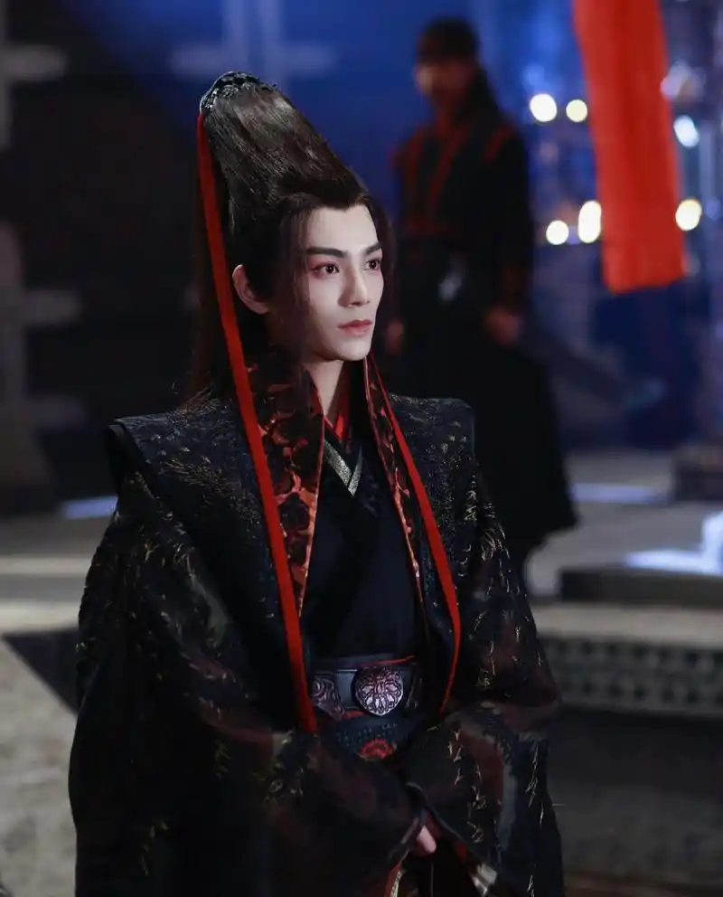 丁禹兮,非典型古装美男,"造型抛脸"