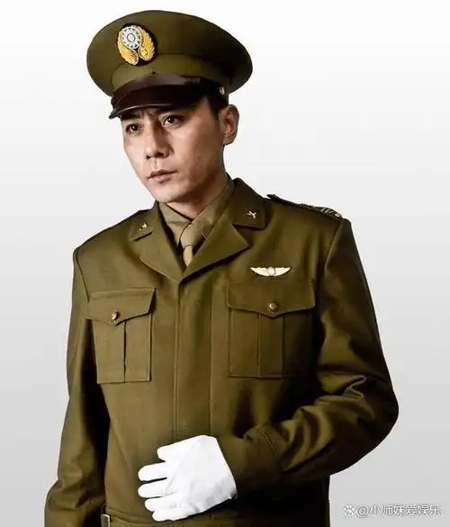 像是陈伟霆,张若昀穿上军装都是帅到不行!