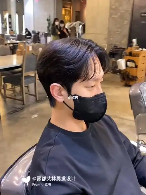 男士发型参考 锡纸烫90重庆韩式烫发理发店73男生韩系四六分发型