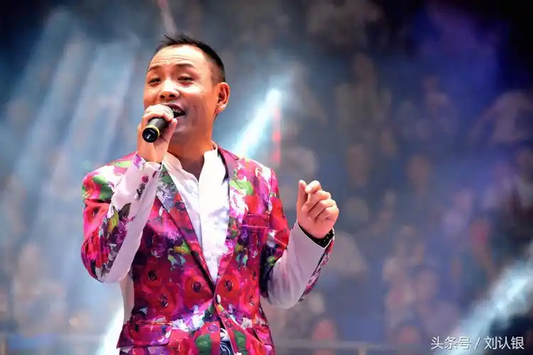 祁隆个人资料简介图片(祁隆:从菏泽走出去的情歌王子) | 说明书网