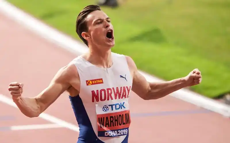 2019多哈世锦赛-男子400米栏决赛,瓦霍尔姆47秒42蝉联冠军