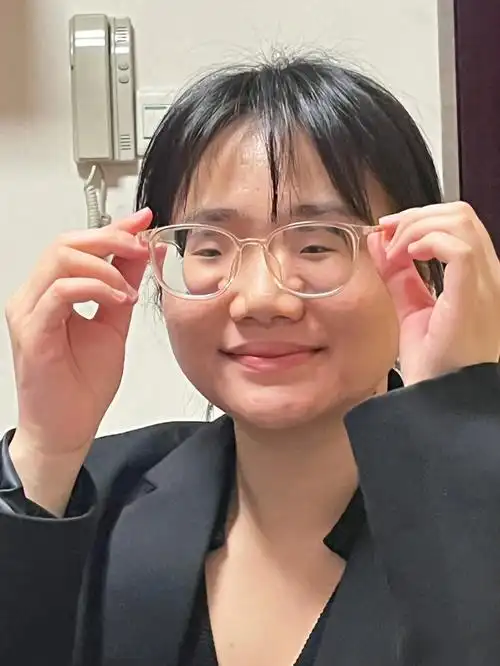 刘亦菲带都不会好看的高度近视眼镜