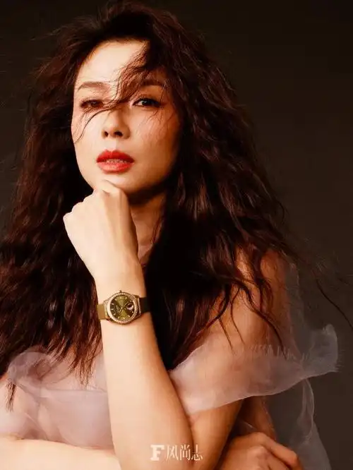 美女演员刘涛今日最新杂志大片出炉啦!涛姐好美啊!