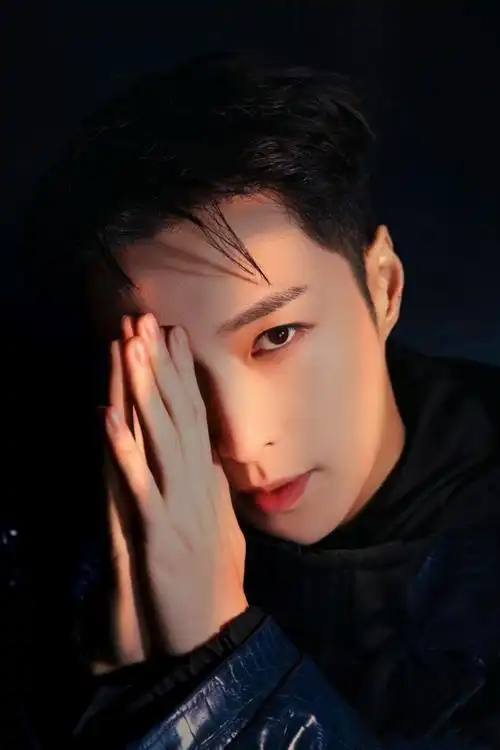 明星图片:张艺兴