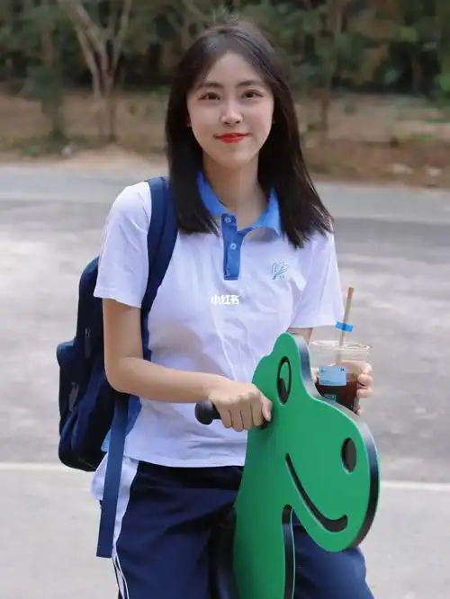 深圳校服女高中生