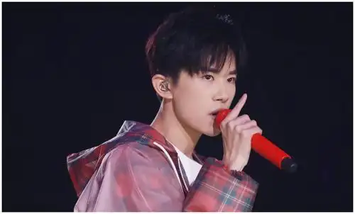 易烊千玺凭借《少年的你》获金像奖最佳新演员