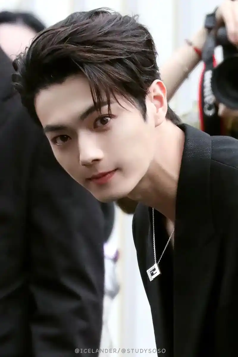 许凯米兰时装周.#许凯 #我的追星日记 #许凯米兰时装周 - 抖音