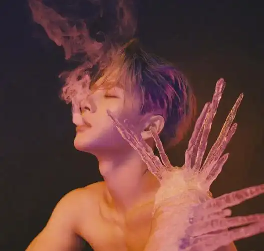 王嘉尔伦敦演唱会怼外媒引热议,曾多次在海外强调自己是中国人