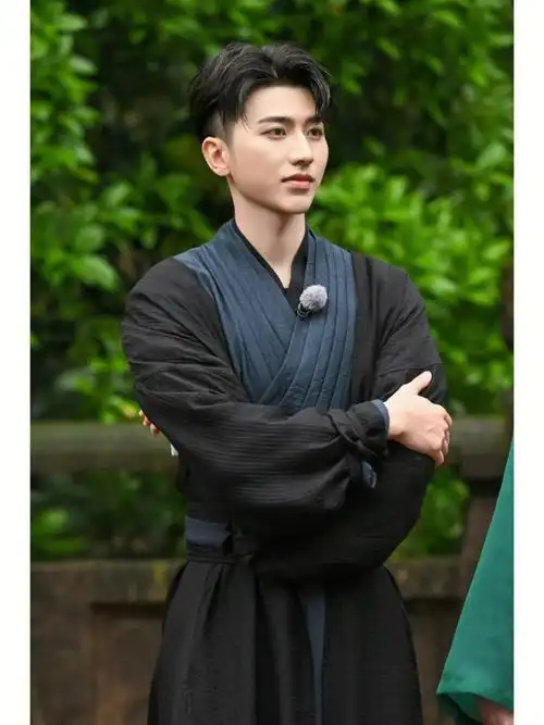 奔跑吧蔡徐坤古装绝了