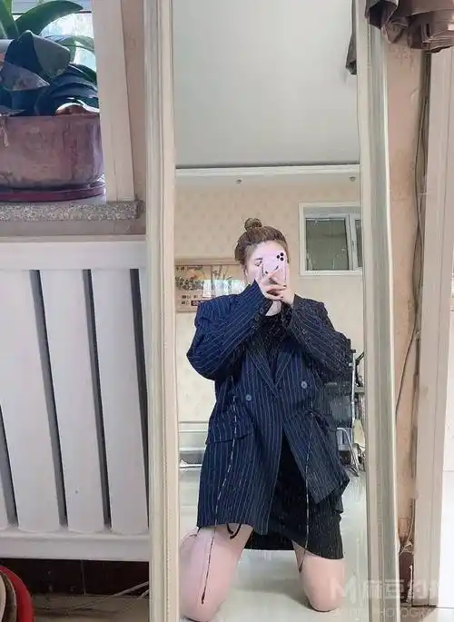 大码女孩身高165体重155斤接大码服装寄拍配饰鞋子包包平时爱穿搭自拍