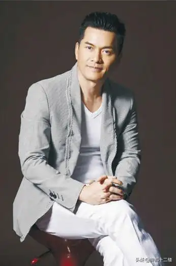 吕良伟,1956年12月22日生于越南,20世纪60年代从越南迁居香港,中国