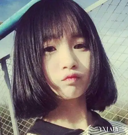 学生短发发型四时尚的韩式中短发发型,甜美的半透明刘海搭配上柔顺的