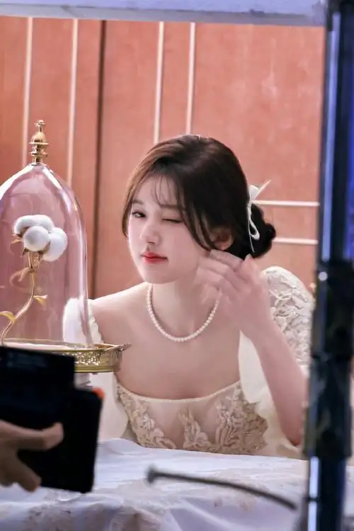 赵露思61儿童节营业照##赵露思宫廷风纱裙