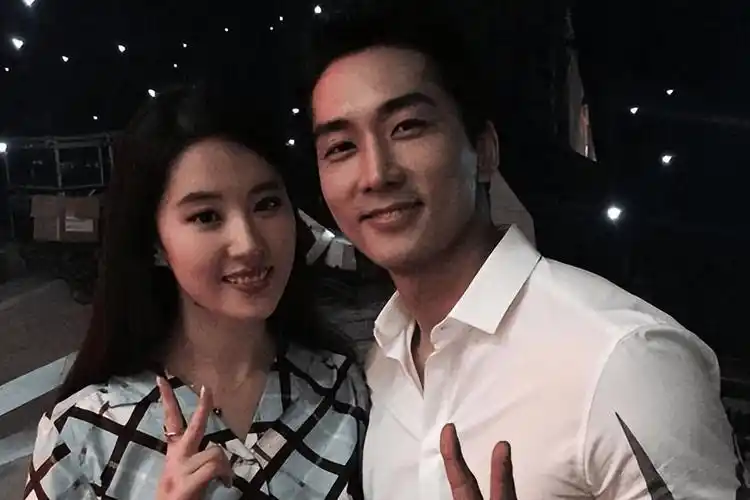 回顾刘亦菲宋承宪这段情一厢情愿的爱情注定无法长久